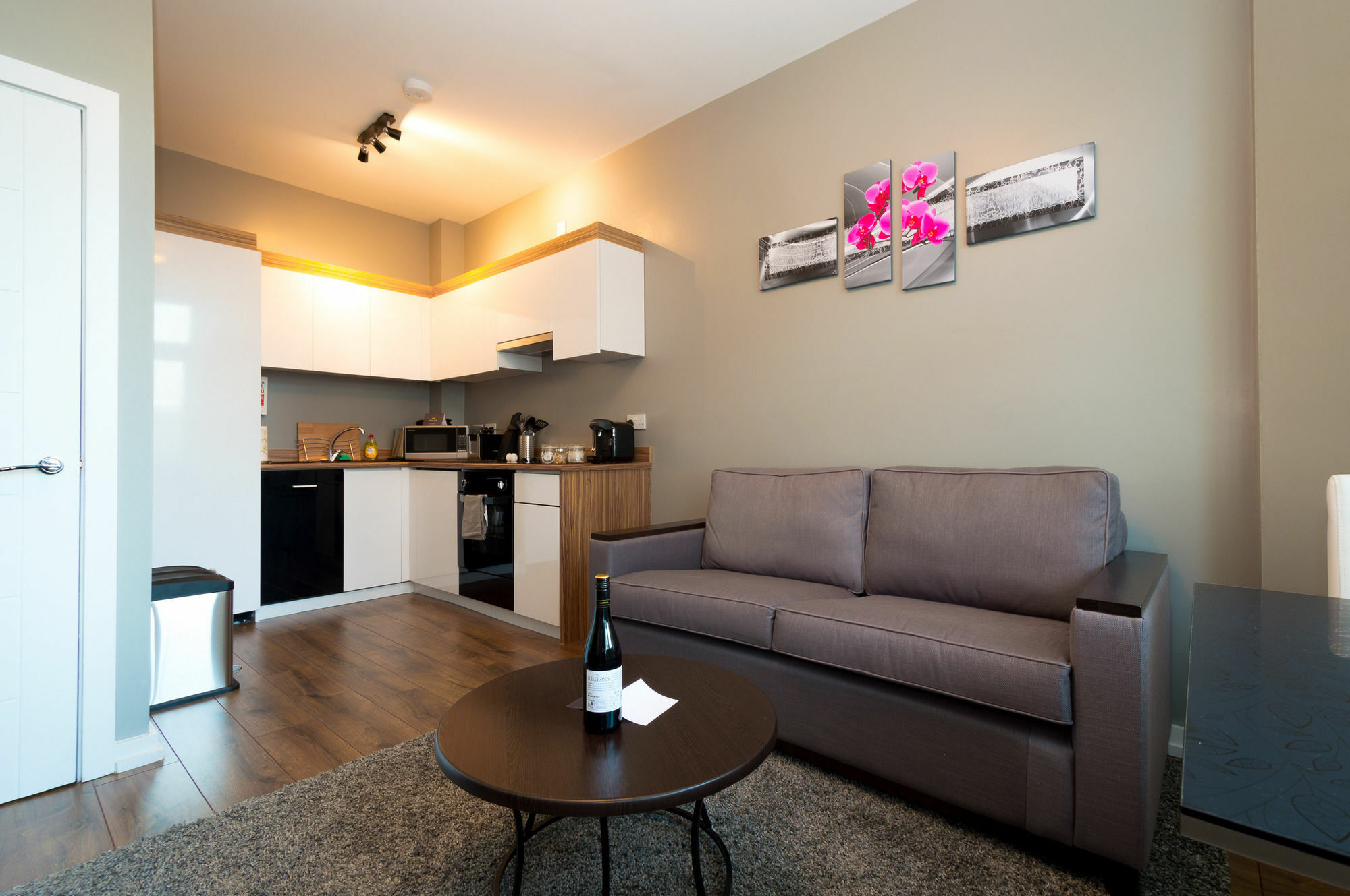 Aaron Wise Apartments Cardiff Buitenkant foto